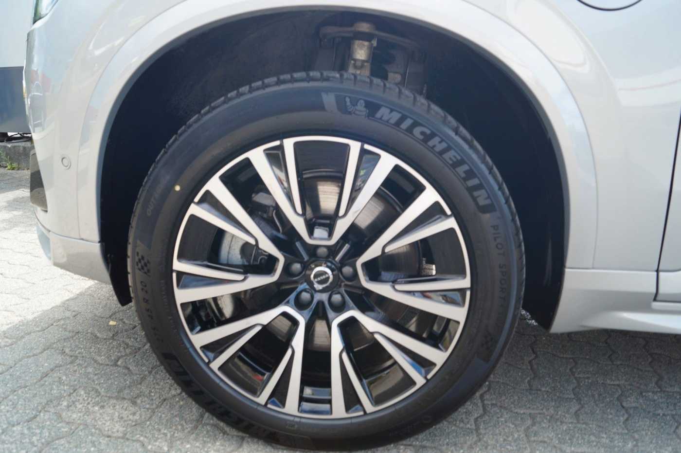 Volvo  T8 AWD PlugIn Hybrid Ultra Dark 7-Sitze Aut