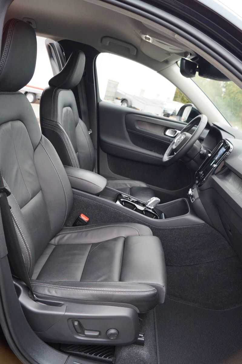 Volvo  Recharge T5 2WD Plus Dark DKG/AHK/Leder/360