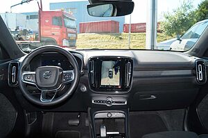 Volvo  B4 Benzin 2WD Ultra Dark DKG/Panorama/360°