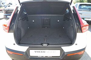 Volvo  B4 Benzin 2WD Ultra Dark DKG/Panorama/360°