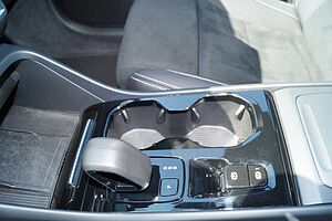 Volvo  B4 Benzin 2WD Ultra Dark DKG/Panorama/360°