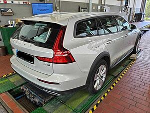 Volvo  B4 Diesel AWD Aut/AHK/Navi/LED