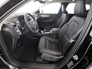 Volvo  B4 Benzin 2WD Ultra Dark DKG/AHK/21'/Pixel