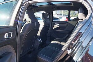 Volvo  Twin Perfor. AWD Ultra Black Edit. Aut. /AHK
