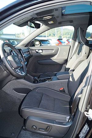 Volvo  Twin Perfor. AWD Ultra Black Edit. Aut. /AHK