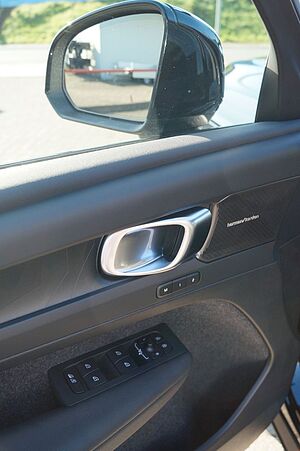 Volvo  Twin Perfor. AWD Ultra Black Edit. Aut. /AHK