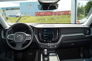 Volvo  B4 Diesel 2WD Core Aut. /BLIS/AHK/Kamera/19'