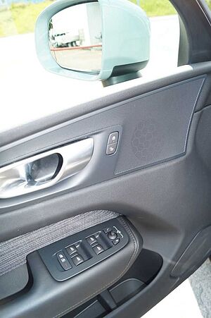 Volvo  B4 Diesel 2WD Core Aut. /BLIS/AHK/Kamera/19'