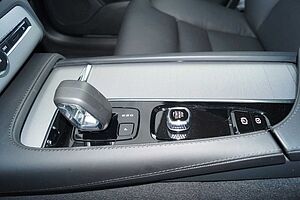 Volvo  T8 AWD PlugIn Hybrid Ultra Dark 7-Sitze Aut