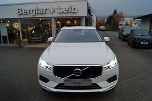Volvo  D3 2WD Momentum Navi/AHK/LED/Carplay/Sitzh.