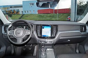 Volvo  D3 2WD Momentum Navi/AHK/LED/Carplay/Sitzh.