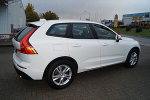 Volvo  D3 2WD Momentum Navi/AHK/LED/Carplay/Sitzh.