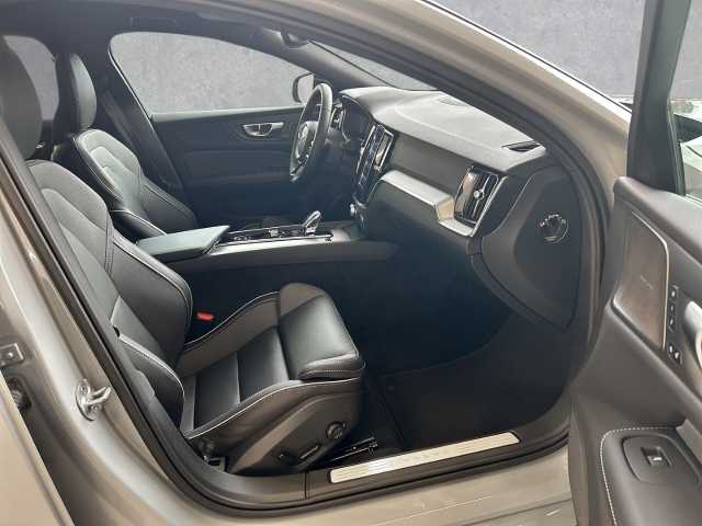 Volvo  Kombi Plus Dark B4 Benzin EU6d Harman/Kardon Winter-Paket