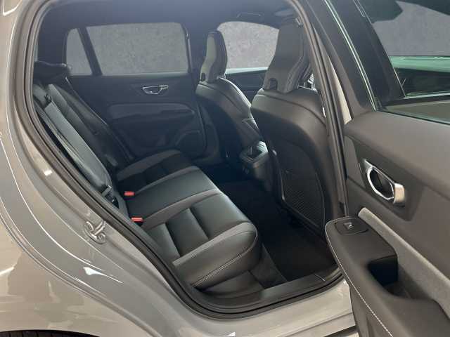 Volvo  Kombi Plus Dark B4 Benzin EU6d Harman/Kardon Winter-Paket