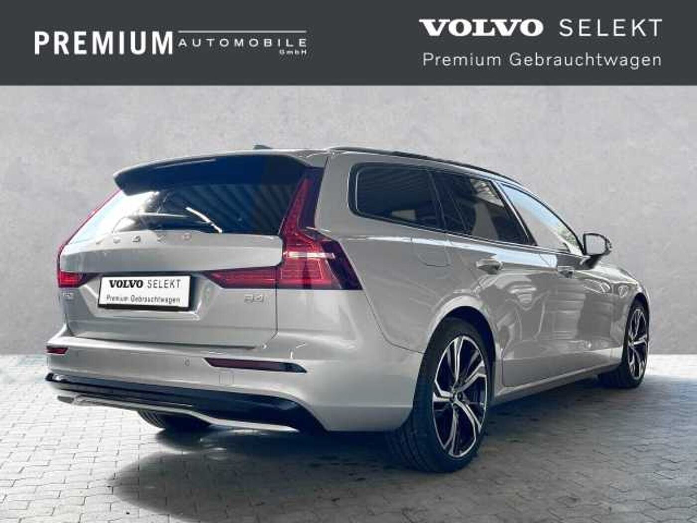 Volvo  Kombi Plus Dark B4 Benzin EU6d Harman/Kardon Winter-Paket