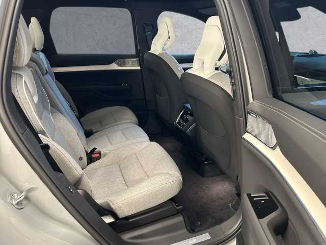 Volvo  Ultra Pure Electric AWD Twin Motor 7-Sitzer B&W/Pilot-As. /22''
