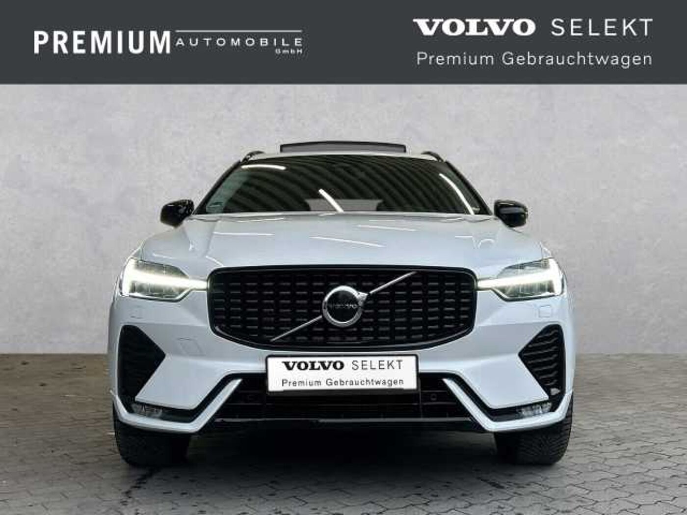 Volvo  Plus Dark 2WD B4 Diesel EU6d Pano AHK Winter-Paket