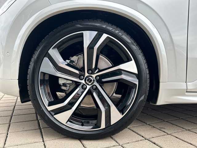 Volvo  Ultimate Bright AWD B5 Diesel  7-Sitzer Bowers&Wilkins Standhzg.