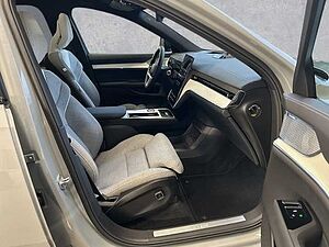 Volvo  Ultra Pure Electric AWD Twin Motor 7-Sitzer B&W/Pilot-As. /22''