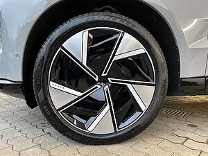 Volvo  Ultra Pure Electric AWD Twin Motor 7-Sitzer B&W/Pilot-As. /22''