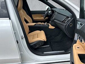 Volvo  Ultimate Bright AWD B5 Diesel  7-Sitzer Bowers&Wilkins Standhzg.