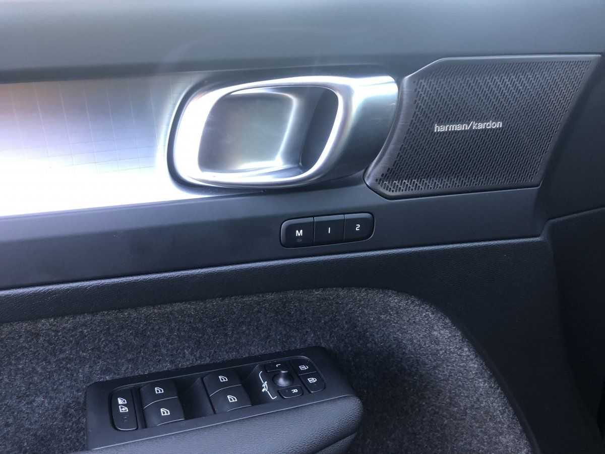 Volvo  B3 Plus Dark