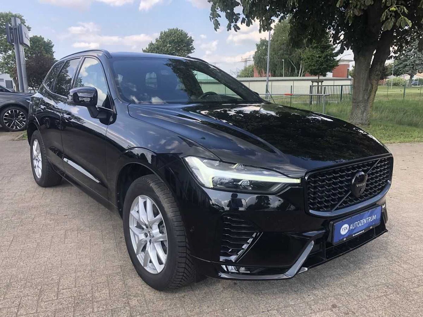Volvo  B5 (Benzin) AWD Ultra Black Edition