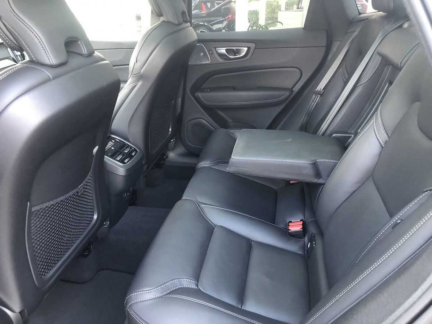 Volvo  B5 (Benzin) AWD Ultra Black Edition