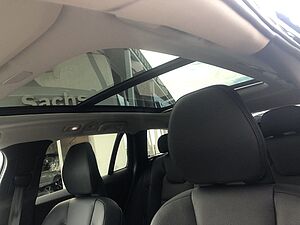 Volvo  B4 Plus Dark
