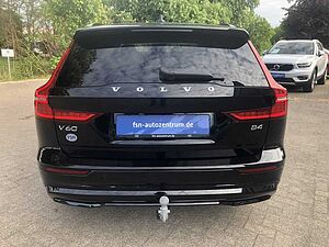 Volvo  B4 Plus Dark