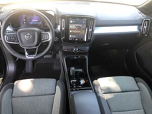 Volvo  B3 Plus Dark