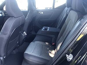 Volvo  B3 Plus Dark