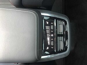 Volvo  B5 (Benzin) AWD Ultra Black Edition