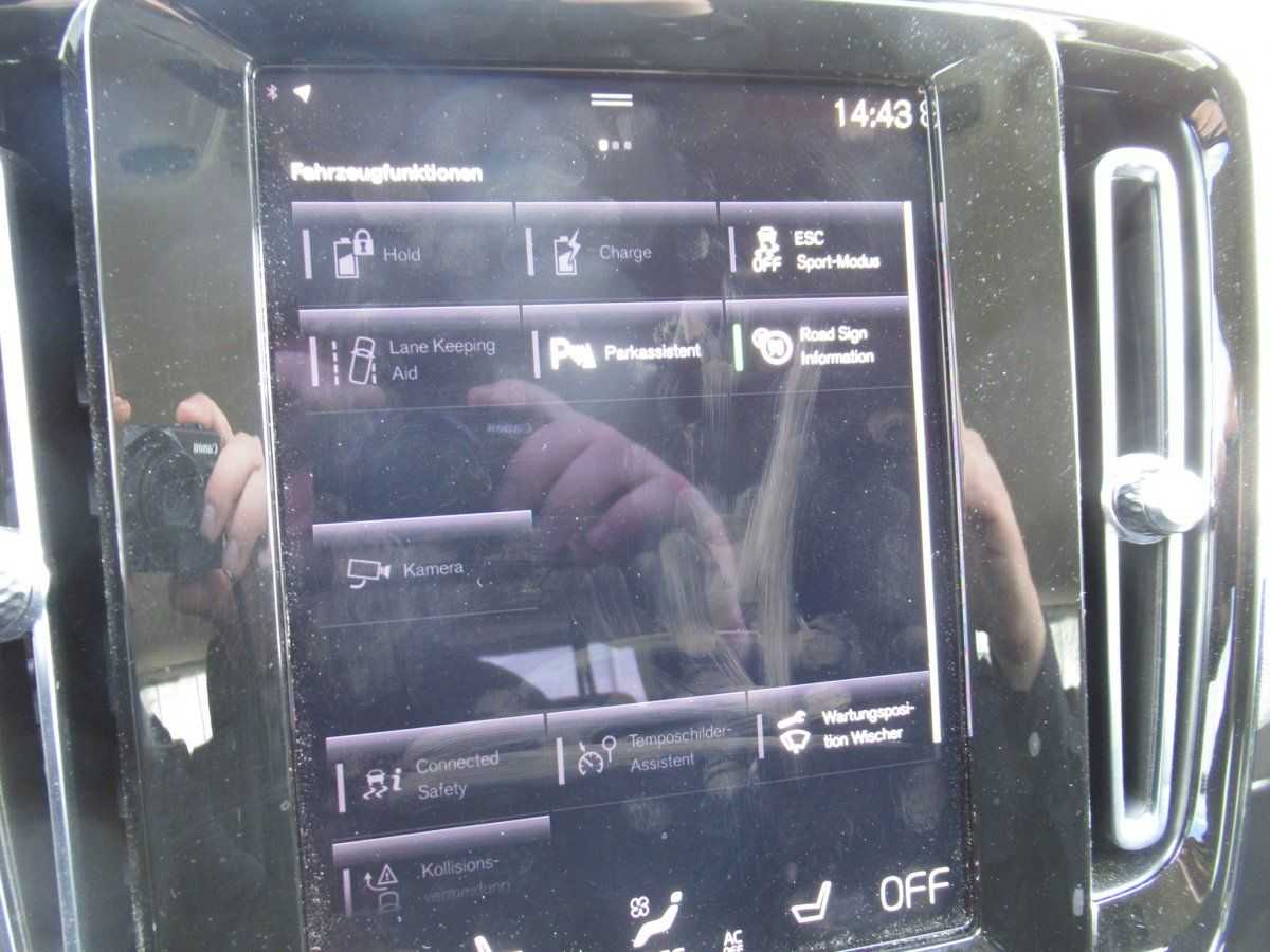 Volvo  Recharge T4 Inscription Expression Automati