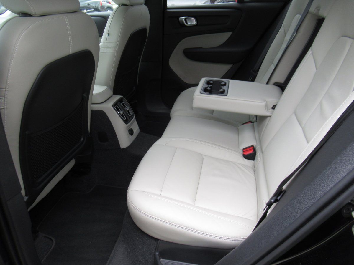 Volvo  Recharge T4 Inscription Expression Automati