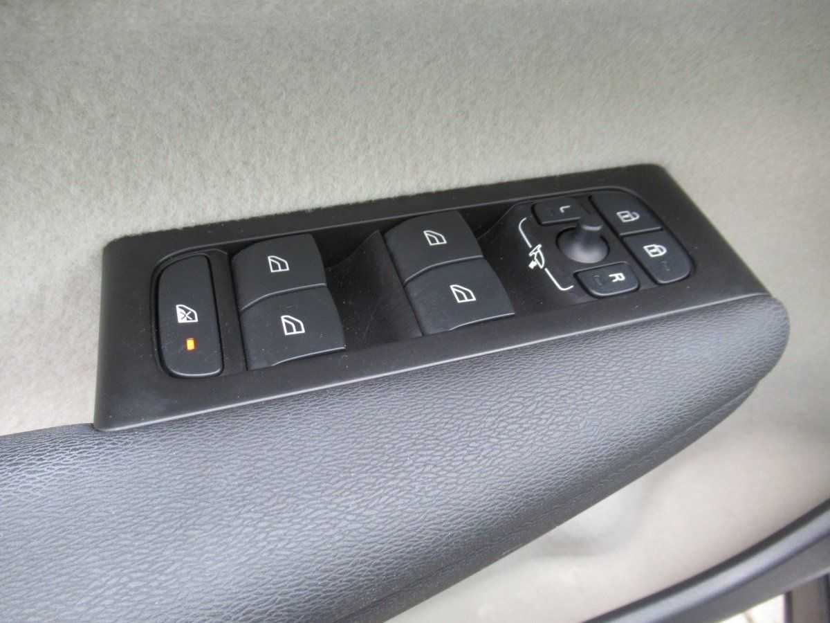 Volvo  Recharge T4 Inscription Expression Automati