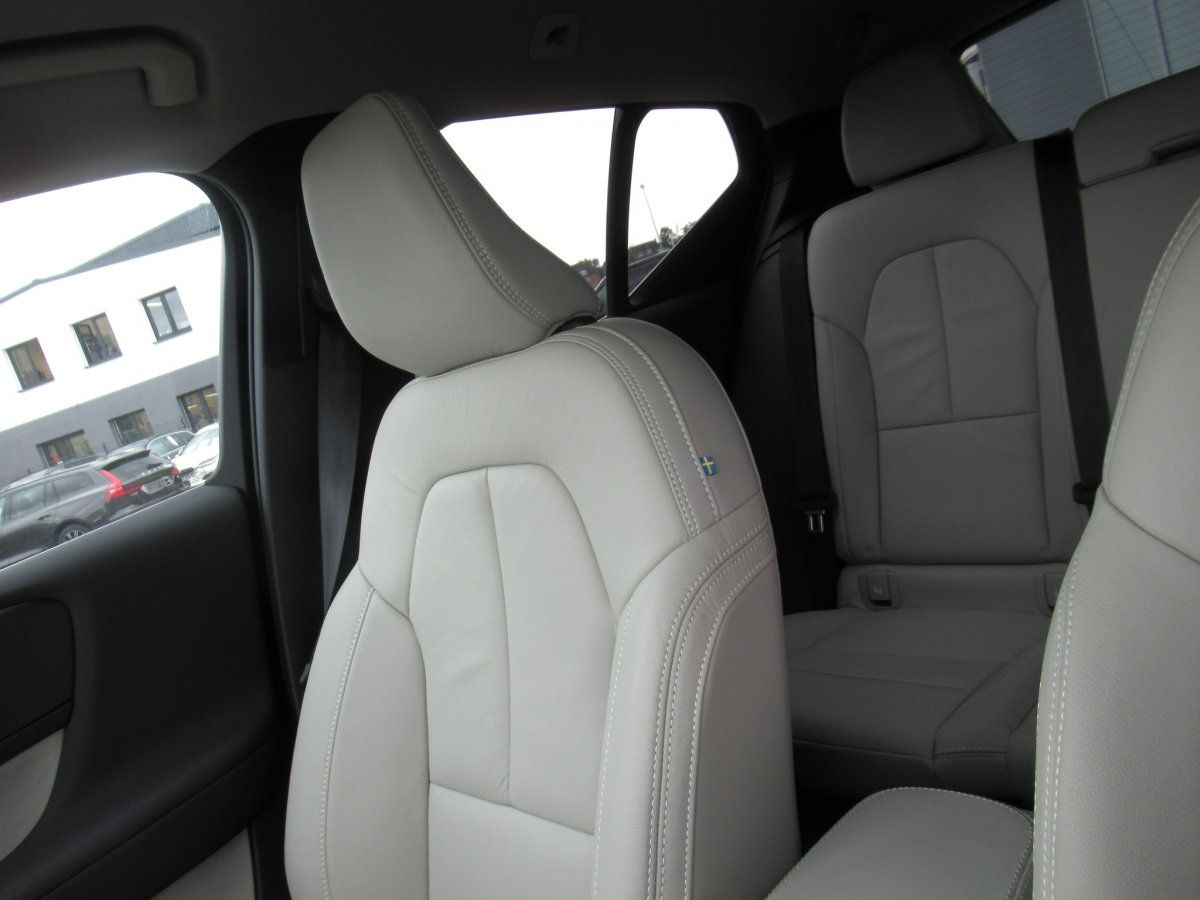 Volvo  Recharge T4 Inscription Expression Automati
