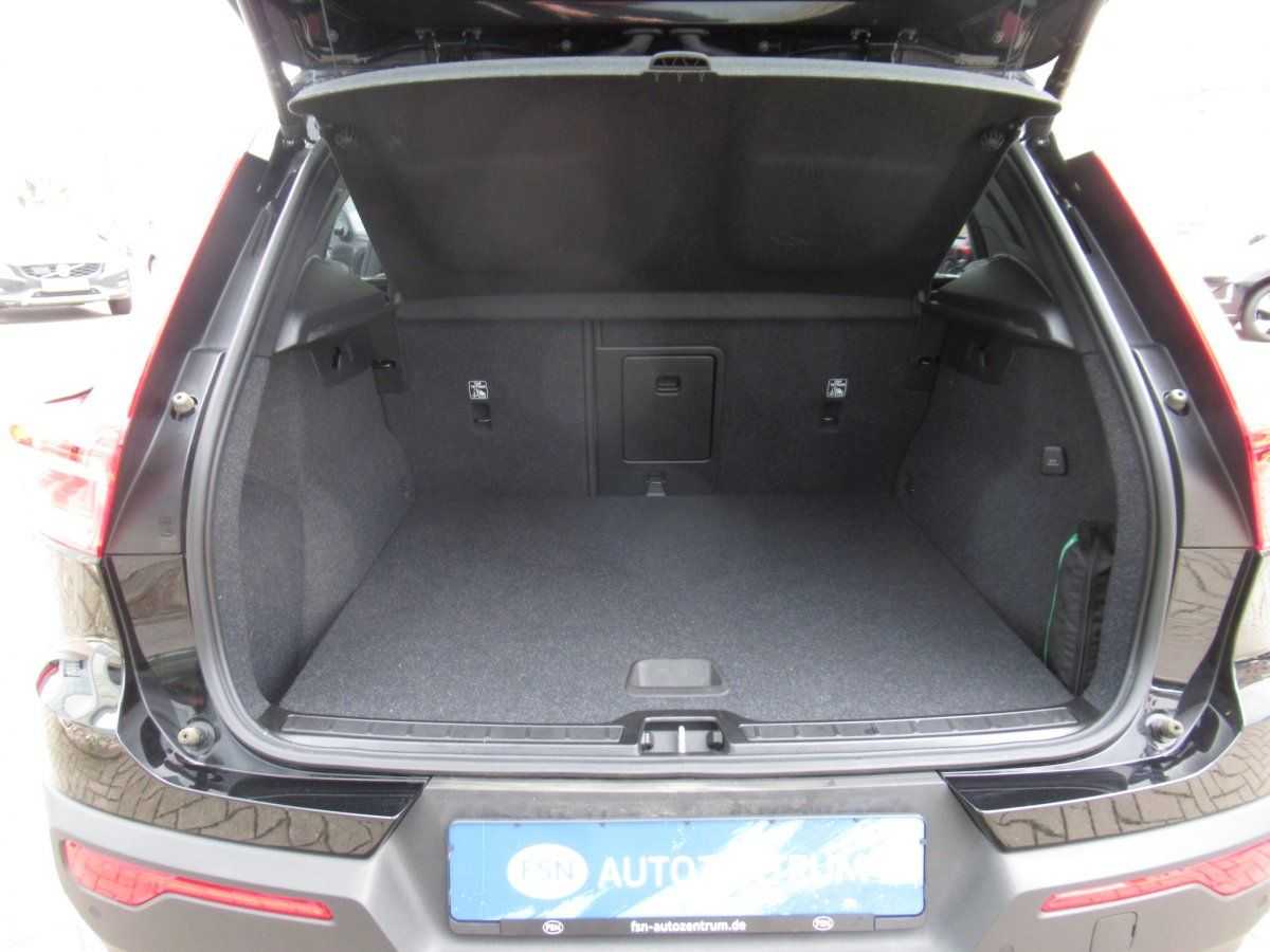 Volvo  Recharge T4 Inscription Expression Automati