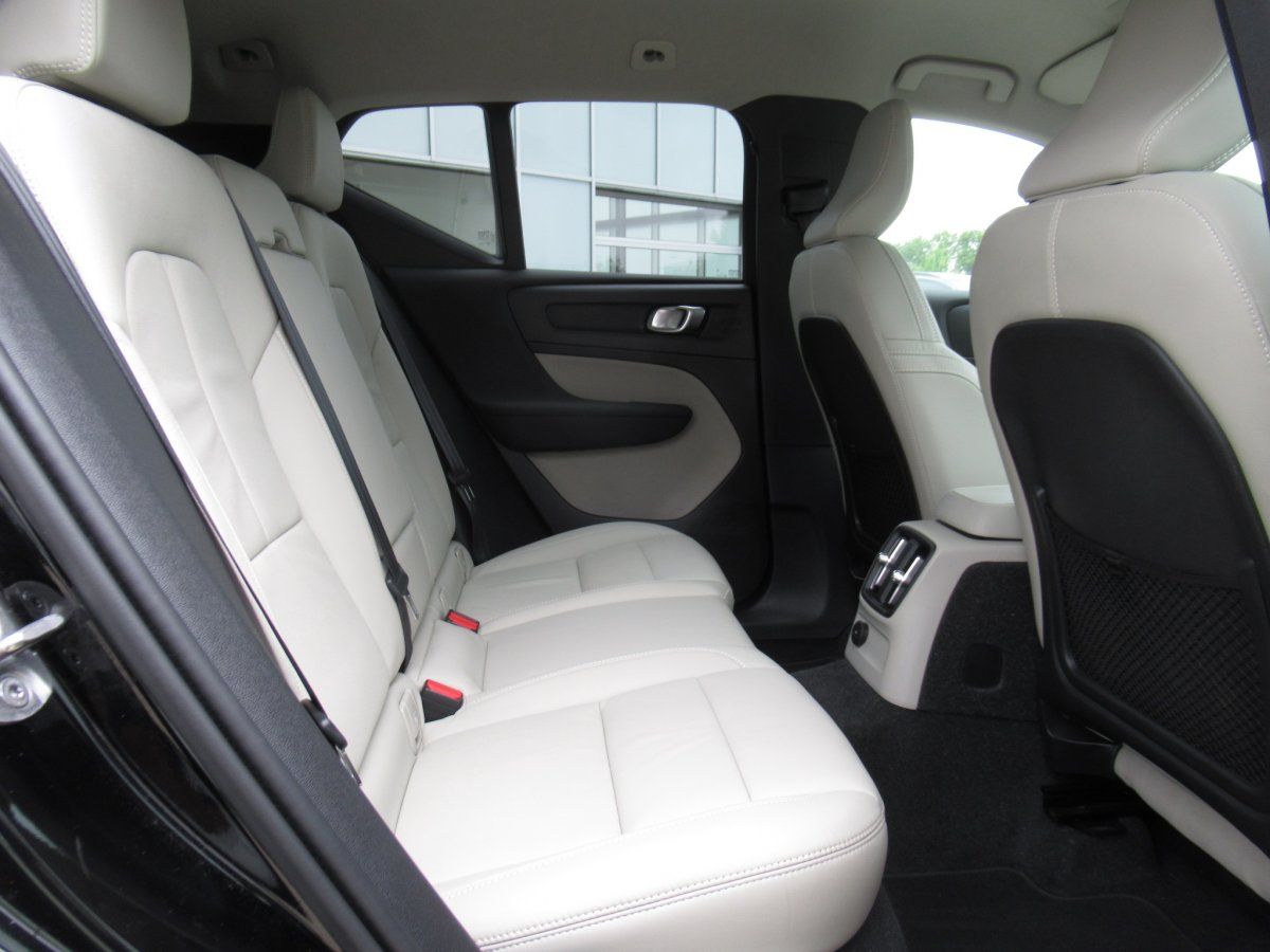 Volvo  Recharge T4 Inscription Expression Automati