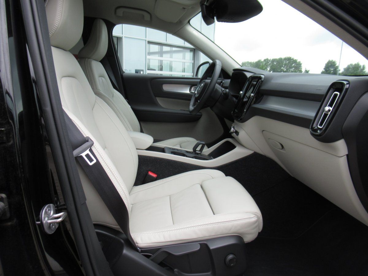 Volvo  Recharge T4 Inscription Expression Automati