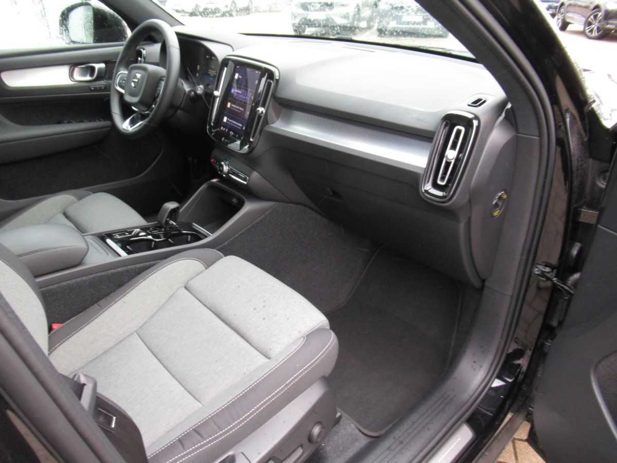 Volvo  B3 Benzin Plus Dark Automatik