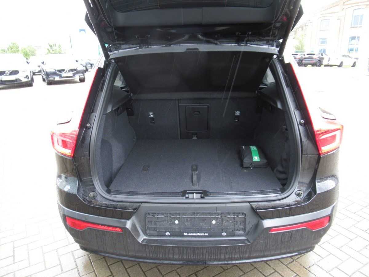 Volvo  B3 Benzin Plus Dark Automatik