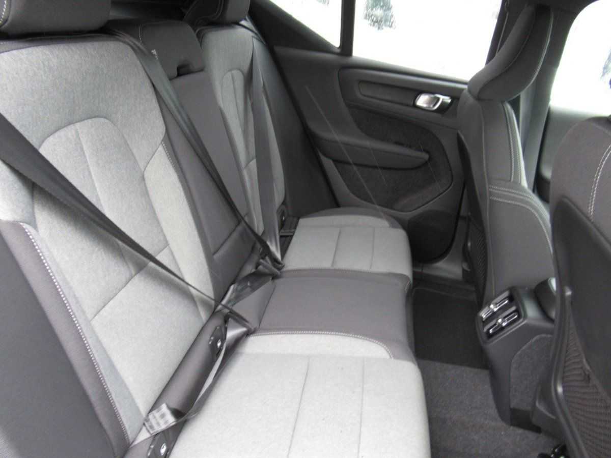 Volvo  B3 Benzin Plus Dark Automatik
