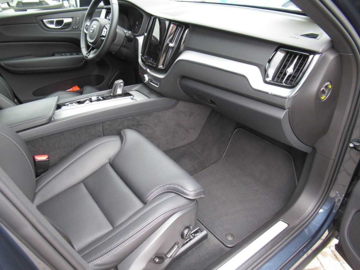 Volvo  Recharge T6 AWD R-Design Automatik