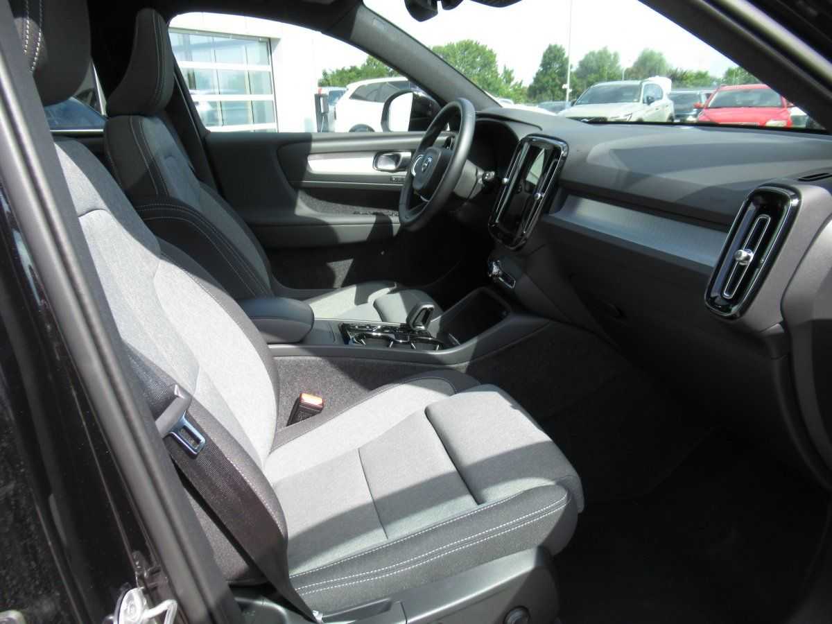 Volvo  B4 Benzin Plus Dark Automatik