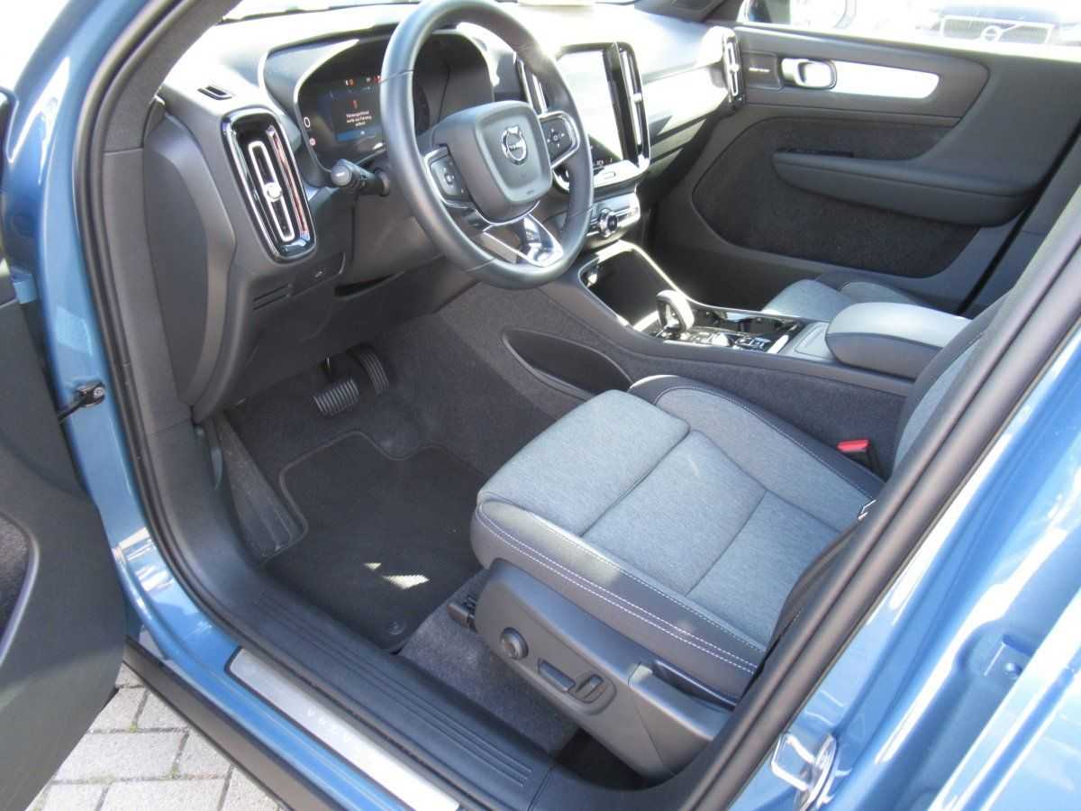 Volvo  B3 Benzin Plus Dark Automatik
