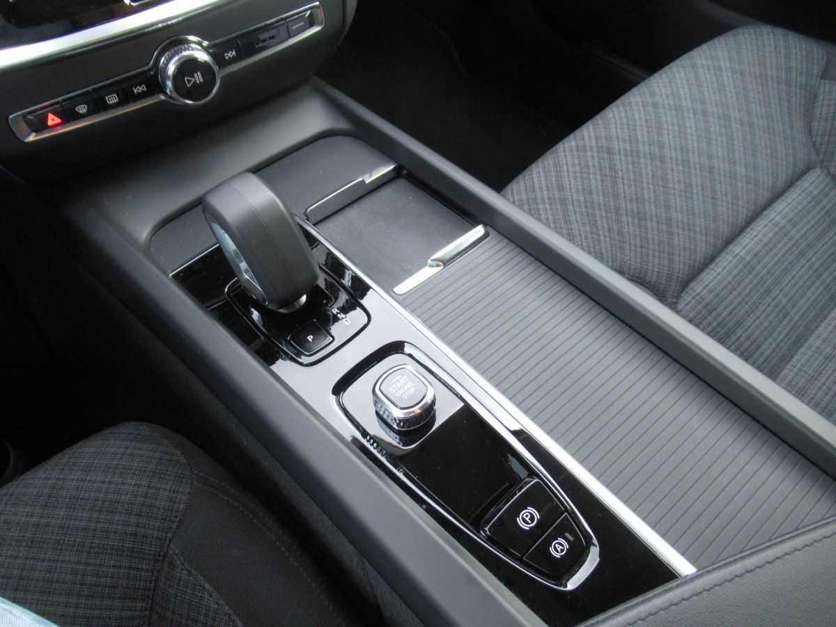 Volvo  B3 Benzin Core Automatik