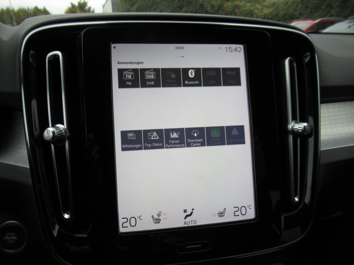 Volvo  T3 Benzin Momentum Pro 6 Gang Schalter