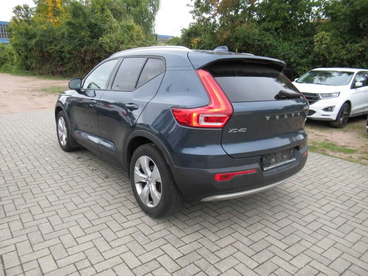 Volvo  T3 Benzin Momentum Pro 6 Gang Schalter