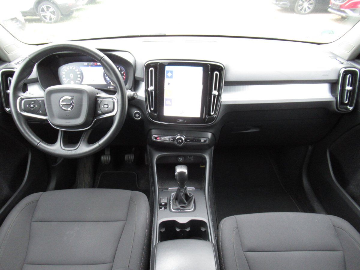 Volvo  T3 Benzin Momentum Pro 6 Gang Schalter